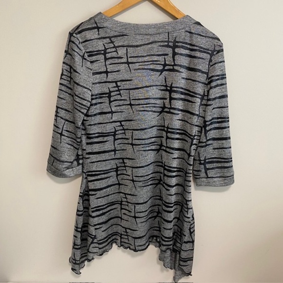 Joseph Ribkoff Gray Black Graphic Patterns Asymmetrical 3/4 Sleeve Top Size 10 - Picture 2 of 4